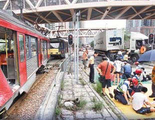 櫃車血洗輕鐵23傷