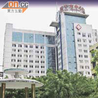 雙頭女嬰現時於遂寧巿中心醫院留醫。