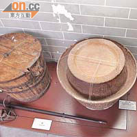 張氏宗祠內放有古時廚具作展出，中間的食具名為「激死蟻」。