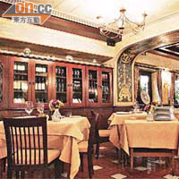 Sabatini意大利餐廳裝修高貴典雅，氣氛一流。