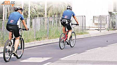 不少踏單車人士都會佩戴頭盔，保障安全。