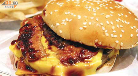 台灣衞生署公布，「漢堡王」進口美國的全熟煙肉，驗出含瘦肉精。	（本報台北傳真）