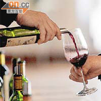 港人愛品嘗紅酒，去年全年入口的紅酒總貨值逾六十七億港元。