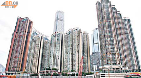 本港鄰近港鐵站的豪宅深受內地人歡迎。