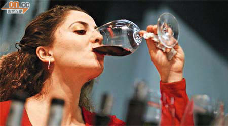 美國綜合研究發現，適量飲酒，可減患腦部退化。	（資料圖片）