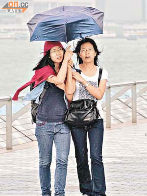 本港本周中後期天氣轉差，有頻密狂風大驟雨。	（袁志豪攝）