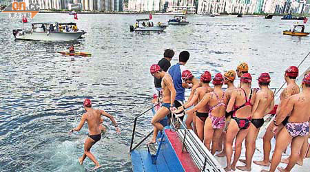 「榕樹」逼近本港，下周日復辦的渡海泳或生變數。
