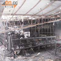 天台儲物室內的家具嚴重焚毀。