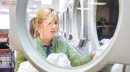 洗衣服如用太低水溫，未必殺到細菌。（資料圖片）