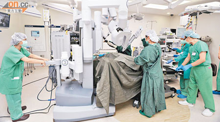 醫生繁重的工作及手術頻仍是導致遺留小工具在病人體內的原因之一。