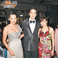 社交名人李桂蘭（右）讓兒子戴尚安（中）與女友Tina Leung（左）自由發展，不急於做奶奶。