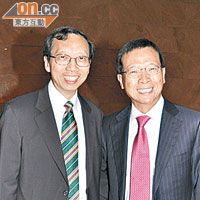 嶺南大學校長陳玉樹（左）同機管局行政總裁許漢忠出席中大校慶晚宴。