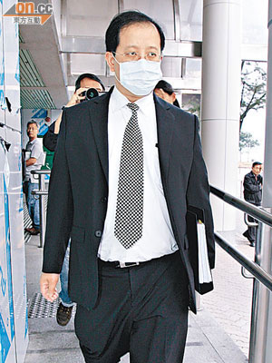 林文浩醫生指死者流血不止，惟有切除子宮。（盧志燊攝）