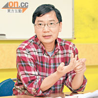馮慶球指香港小學輔導員與學生比例遠高於國際水準。