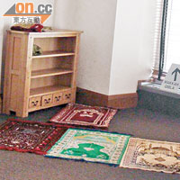 倫敦<br>倫敦希思路機場祈禱室，闢有供伊斯蘭教信徒使用的地方。