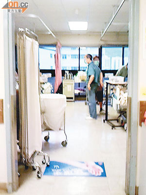 仁濟醫院「接觸傳播防護區」不設防，令心臟深切治療部病人惶惶不可終日。