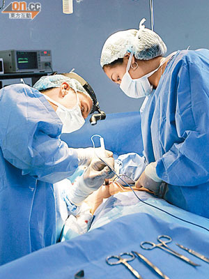 隆胸手術應在設備完善的手術室進行。（資料圖片）