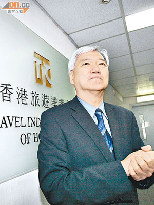 香港旅遊業議會總幹事董耀中建議，業界應推出「百分百購物退款保證」。