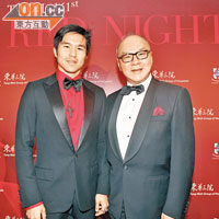 前東華主席李三元（右）以紅袋巾作點綴，公子李仲怡就以紅恤衫配Dior西裝，紅得出色。（林少權攝）