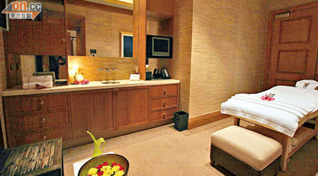 威尼斯人度假村酒店頂級套房Palazzo內有高雅悠閒的浸浴室。