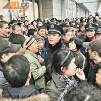 中國網民去年號召的茉莉花革命集會，公安高度注視。