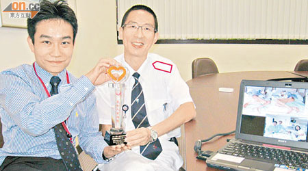 王德銓（左）及鄭瑩璋（右）為「鬆筋特工隊」成員，該隊最近獲「最動人事蹟獎」。