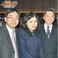骨科名醫高永文（左起）、會計師陳美寶、醫專會主席江明熙齊賀東華換屆。