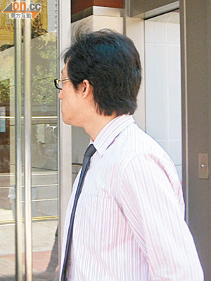 另一被告陳國榮因未有中醫資格而行醫，昨認罪候判。