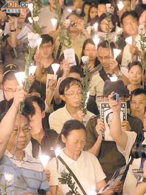 大批市民昨晚出席悼念李旺陽的活動。（霍振鋒攝）