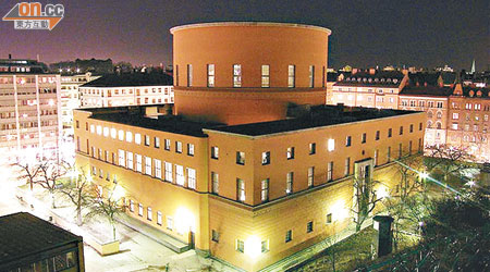 全球首個接獲「保育警示」的瑞典斯德哥爾摩圖書館，最終得以保存原貌，市政府擱置加建計劃。