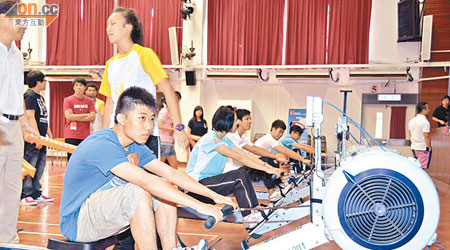 青協昨舉辦模擬划艇比賽，加強學生向目標出發的信念及意志。