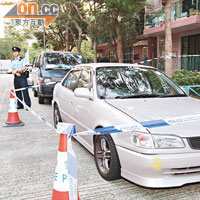 警方在吳屋村附近發現懷疑曾載過刀手的私家車。
