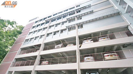 城市大學新校舍<BR>城大改建南山邨停車場五至八樓作教學用途，但低層停車場仍繼續運作。