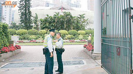 發生失竊案的禮賓府，目前正進行維修工程，警員到場了解。（吳遠輝攝）