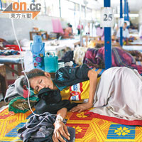疑似免疫系統缺失症病人在泰國醫院內接受治療。