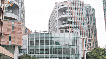 香港大學的百周年校園各教學樓的溫度普遍只得攝氏十九至二十一度。（霍振鋒攝）