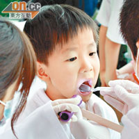 兒童牙齒如意外脫落，應即往牙醫處檢查。
