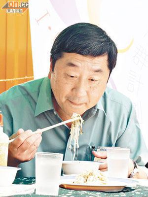 沈祖堯暗批依家啲人「嘴刁」，好容易浪費食物。（溫國佳攝）