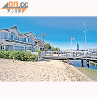 美國加州Newport Beach是中國富豪購置房產的熱門地點之一。
