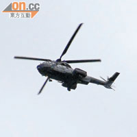 政府飛行服務隊直升機協助將墮澗女子救起。（林明強攝）