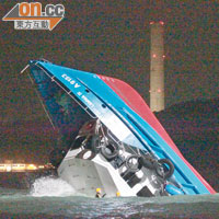 海事處被指調查嚴重事故速度緩慢。圖為南丫島海難。（資料圖片）