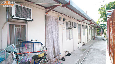高埔北村有多間未有登記的寮屋被劏成多個單位出租，各已裝設獨立水、電錶。