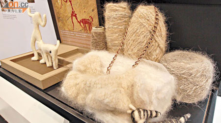 狗主收集自家狗毛，即使毛量不多，也可送往製作頸鏈等小飾物。
