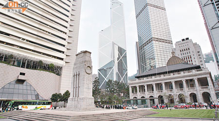 皇后像廣場和平紀念碑獲評為法定古蹟。