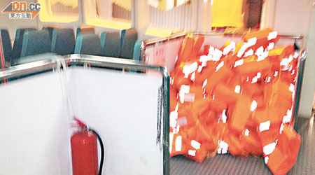 海泰號乘客形容當日在座椅下的救生衣難以取出。（資料圖片）