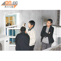 探員在馬游塘村爆竊案現場調查。（王命源攝）