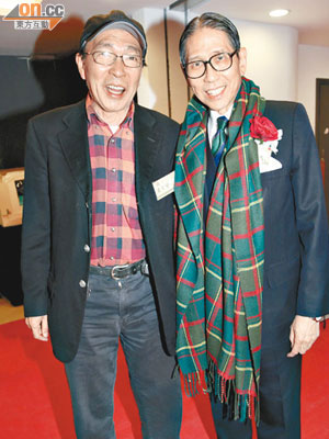 梁智鴻（右）巧遇前立法局主席黃宏發（左），齊齊話當年。（溫國佳攝）
