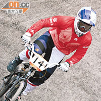 王史提芬參加一○年亞運會BMX小輪車奪金。