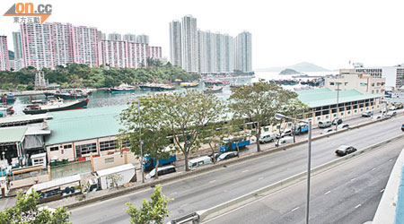 顧問報告認為將香港仔魚類批發巿場及鄰近土地發展為旅遊區並不可行。（陸智豪攝）