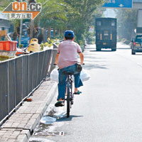 「外賣仔」會靠踏單車送外賣至不同地點。